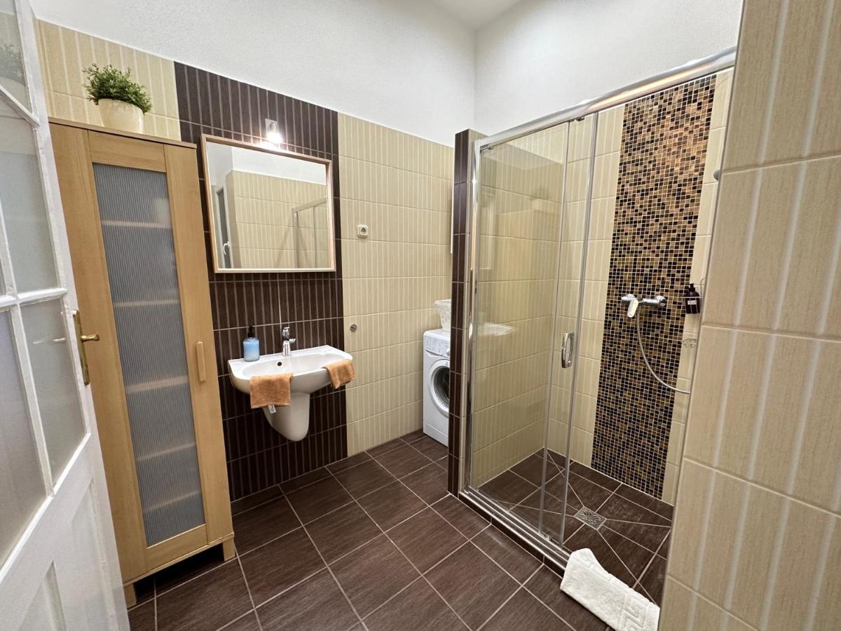 Orangehomes Peaceful Apartment Next To Central Market Hall ブダペスト エクステリア 写真